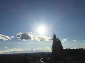Chateauneuf du Pape - Chez Marie-suite loft parentale - Idéale pour 2 adultes - 2 enfants - vue panoramique - terrasse - Jacuzzi en option